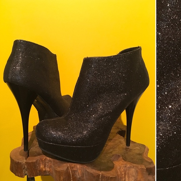 *NEW* Diamond Accented Ankle Booties - Picture 2 of 8